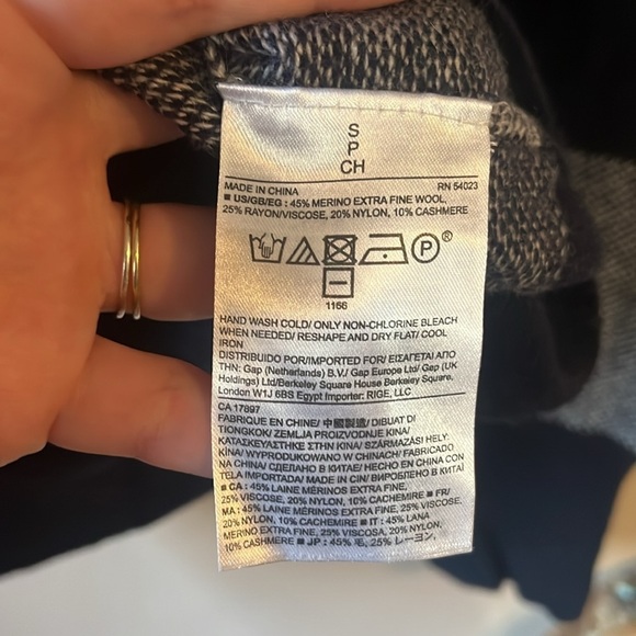 ❤️FINAL SALE❤️ Banana Republic | Filpucci Navy Stripe Merino Sweater Small - Picture 8 of 9